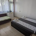 цвета Guest house Sinemoretz