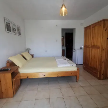 Guest house цвета Sinemoretz