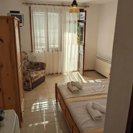 цвета Guest house Sinemoretz