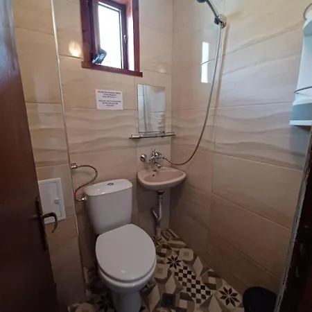 цвета ゲストハウス 3*