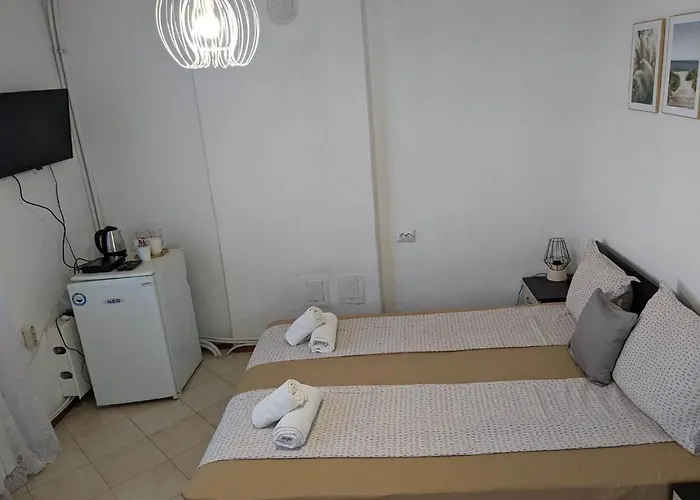 цвета Πανσιόν 3*